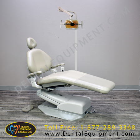 detail_2768_adec_1021_decade_chair_with_light.jpg